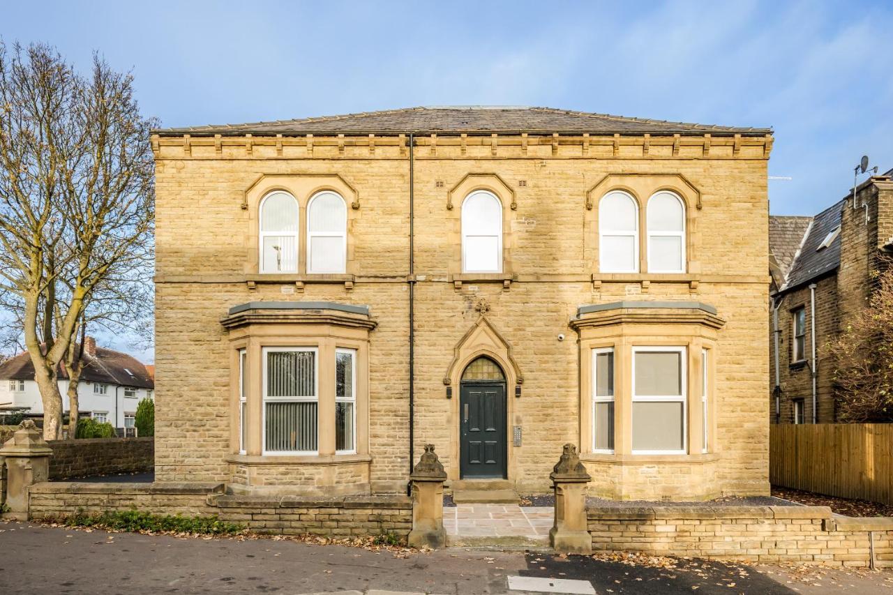Greenhead Central Huddersfield Exterior photo