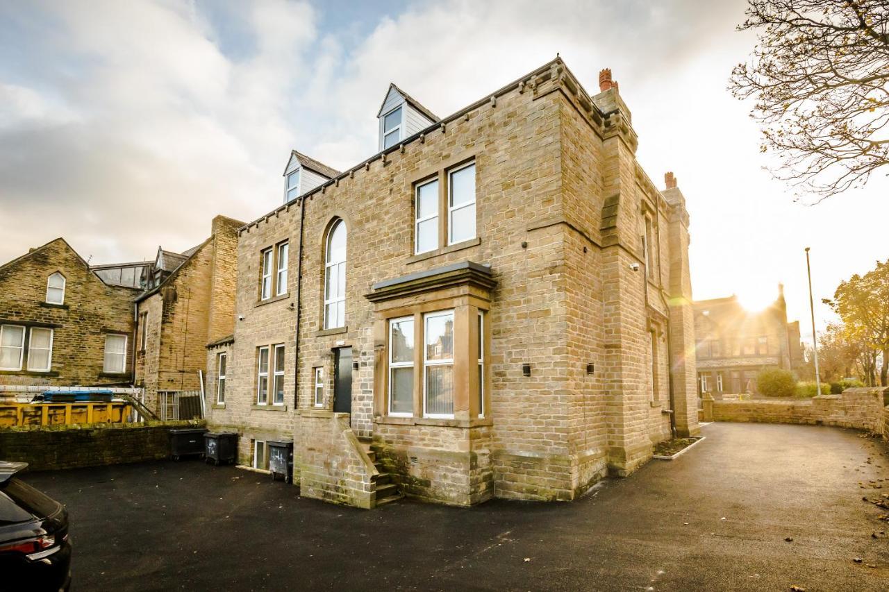 Greenhead Central Huddersfield Exterior photo