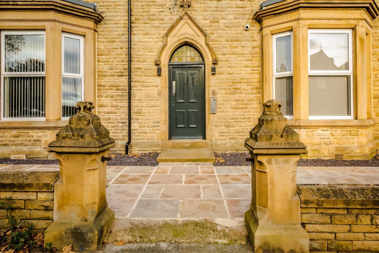 Greenhead Central Apartment Huddersfield Exterior photo